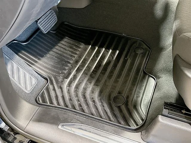 New 2026 Onyx Black GMC Elevation image 33