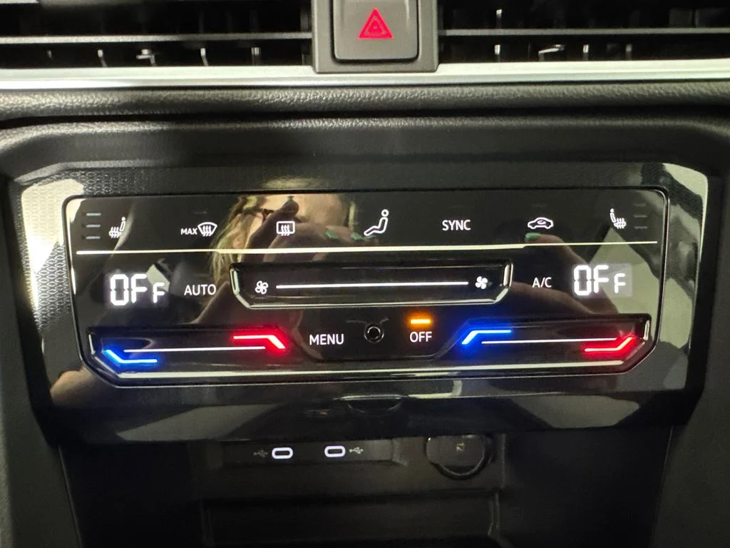 New 2026 Black Volkswagen 1.5T SE image 20