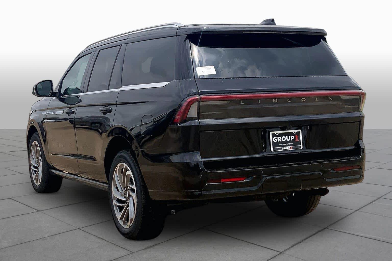 New 2026 Infinite Black Metallic Lincoln Reserve image 12