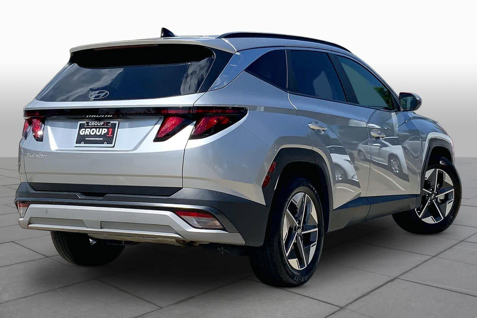 Used 2025 Shimmering Silver Hyundai SEL image 12