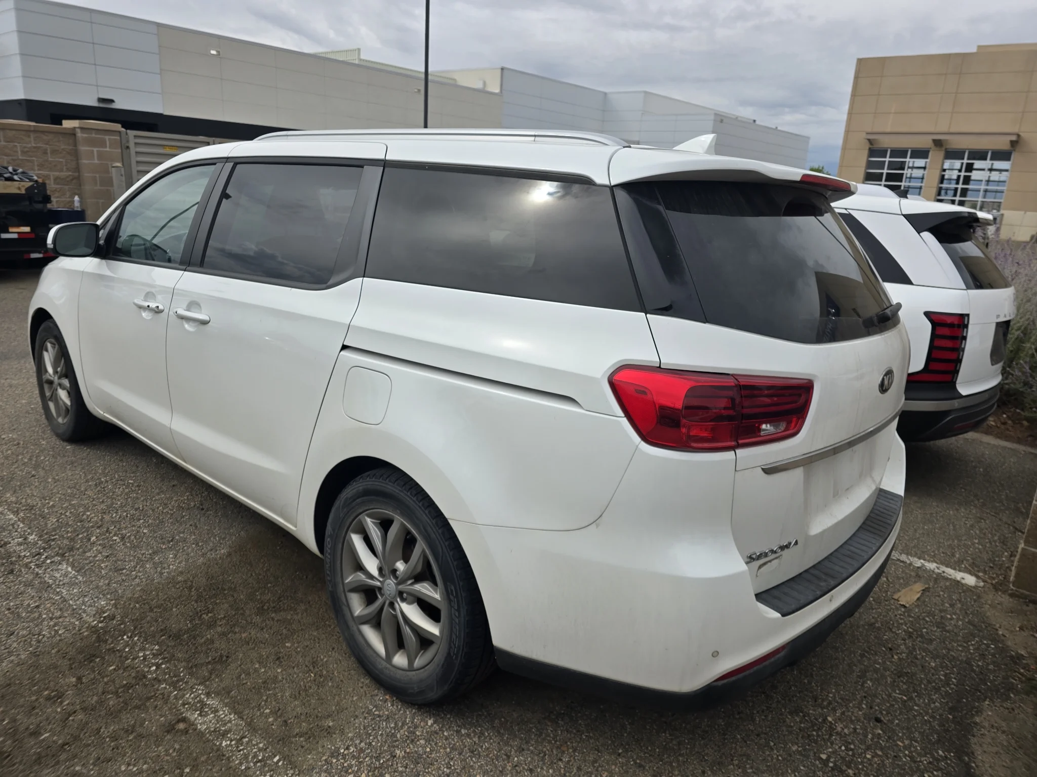 Used 2020 Snow White Pearl Kia EX image 3