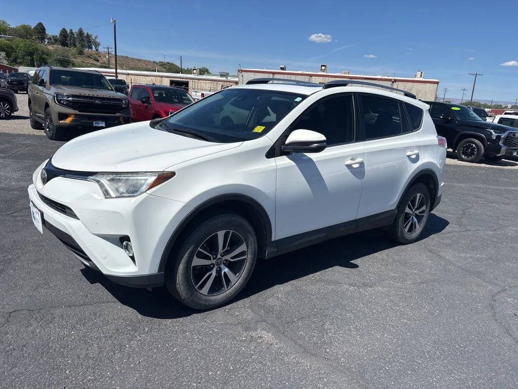 Certified Used 2018 White Toyota XLE image 3
