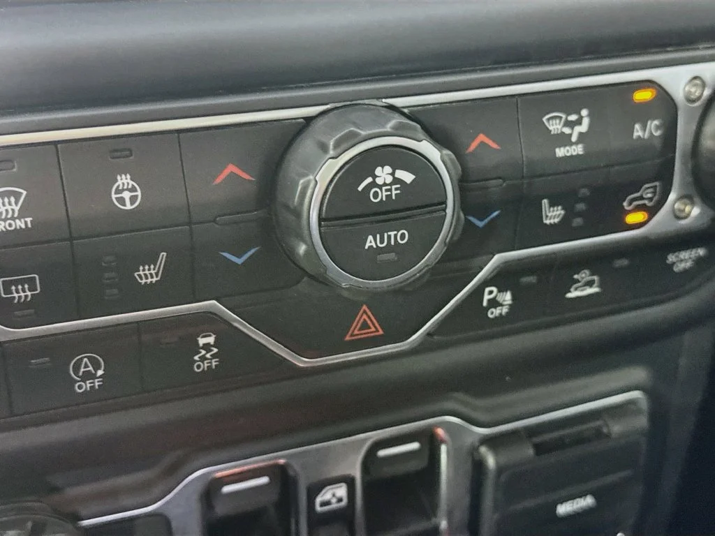 Used 2021 White Jeep Unlimited Rubicon image 19