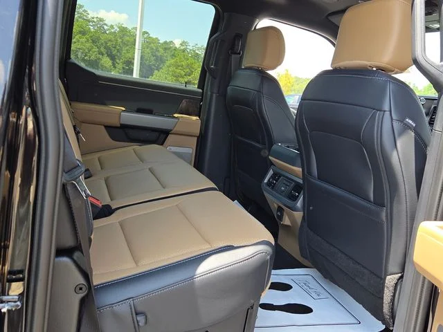 New 2026 Agate Black Metallic Ford F-250® Lariat® image 10