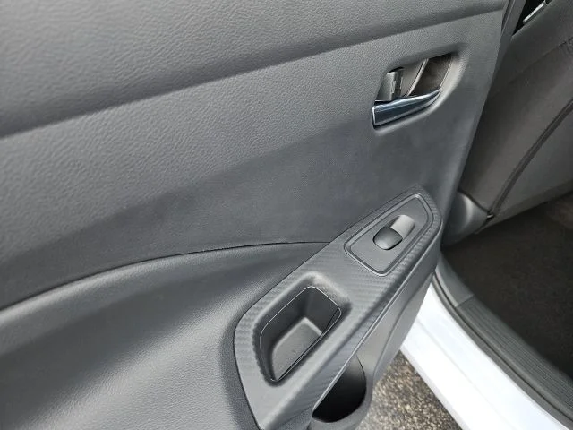 2025 Nissan Versa Sedan SV - Photo 19