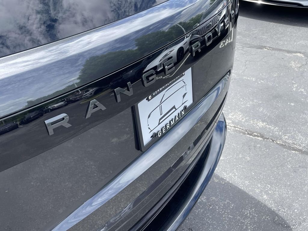 New 2026 Carpathian Grey Land Rover SE image 8