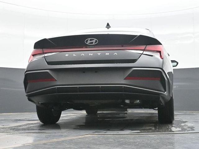 New 2026 Black Hyundai SE image 18