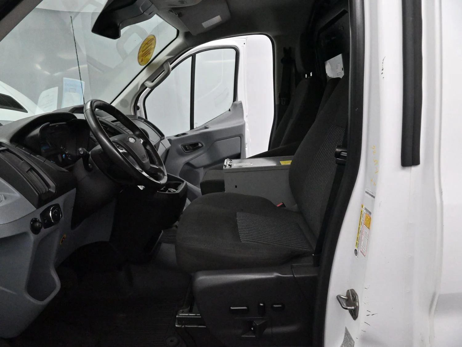 Used 2019  Ford 250 image 17