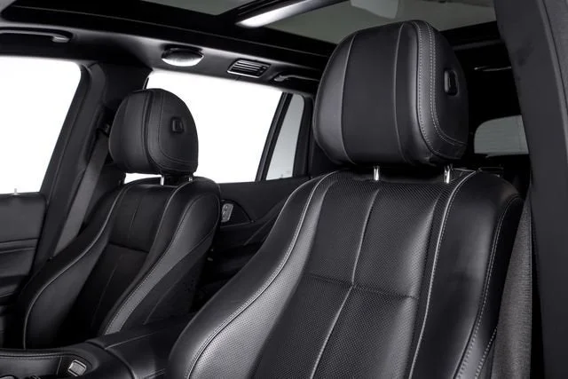 Used 2021 Maybach Two-Tone Paint Iridium Silver/Selenite Gre Mercedes-Benz Maybach GLS 600 image 20