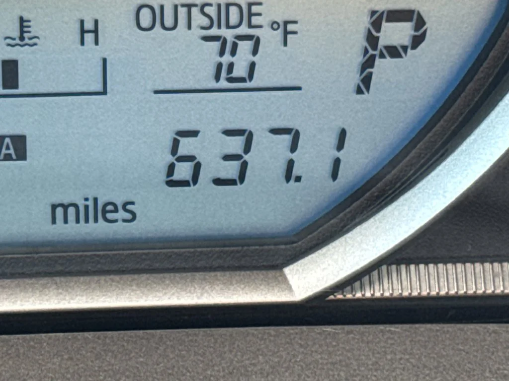 Used 2015 Silver Toyota XLE image 18