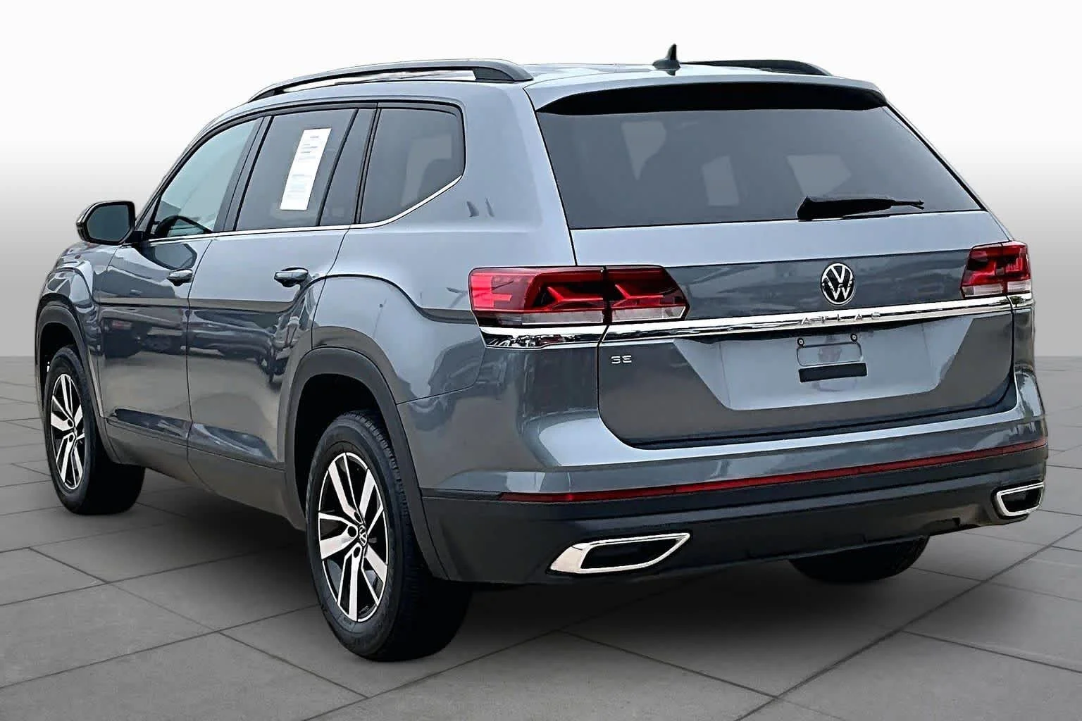 Used 2023 Deep Black Pearl Volkswagen 2.0T SE image 11