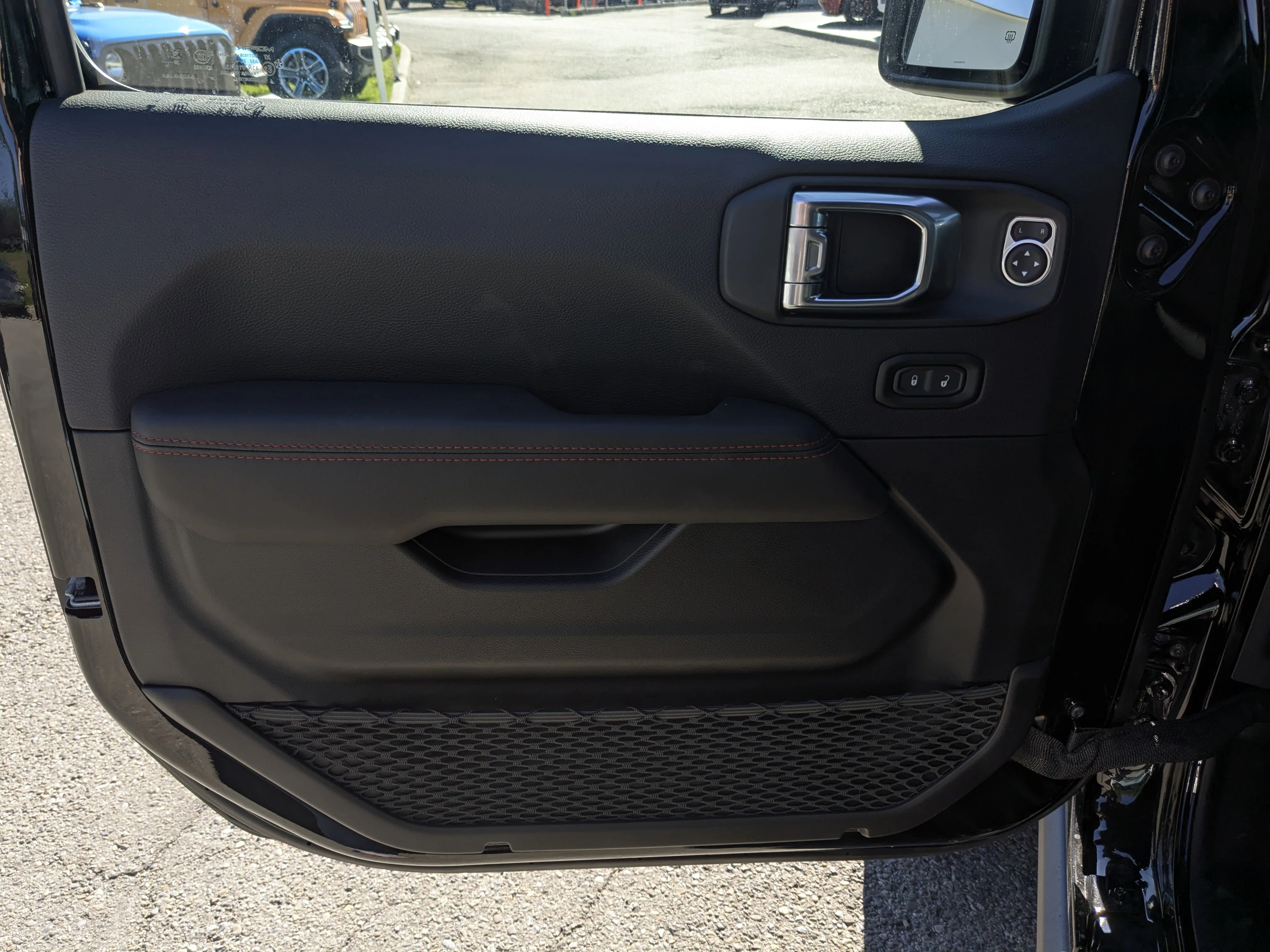 New 2025 Black Jeep Rubicon X - - 35 INCH A/T TIRES - Trailer Tow Group - Offroad Cam - Nappa leather seats & Tons More! image 11