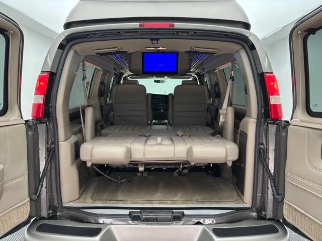 Used 2012 Special Paint GMC Explorer Limited SE image 12