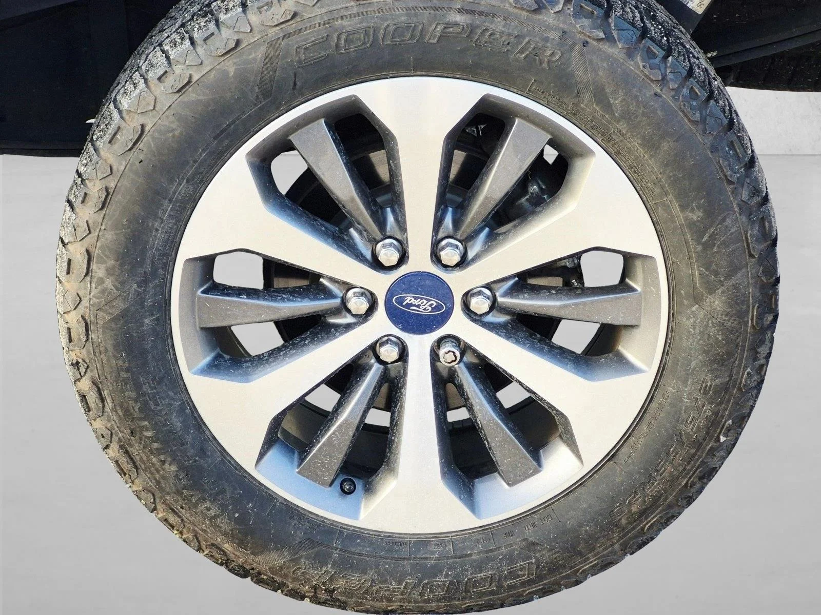 Used 2019 Ingot Silver Metallic Ford XL image 18