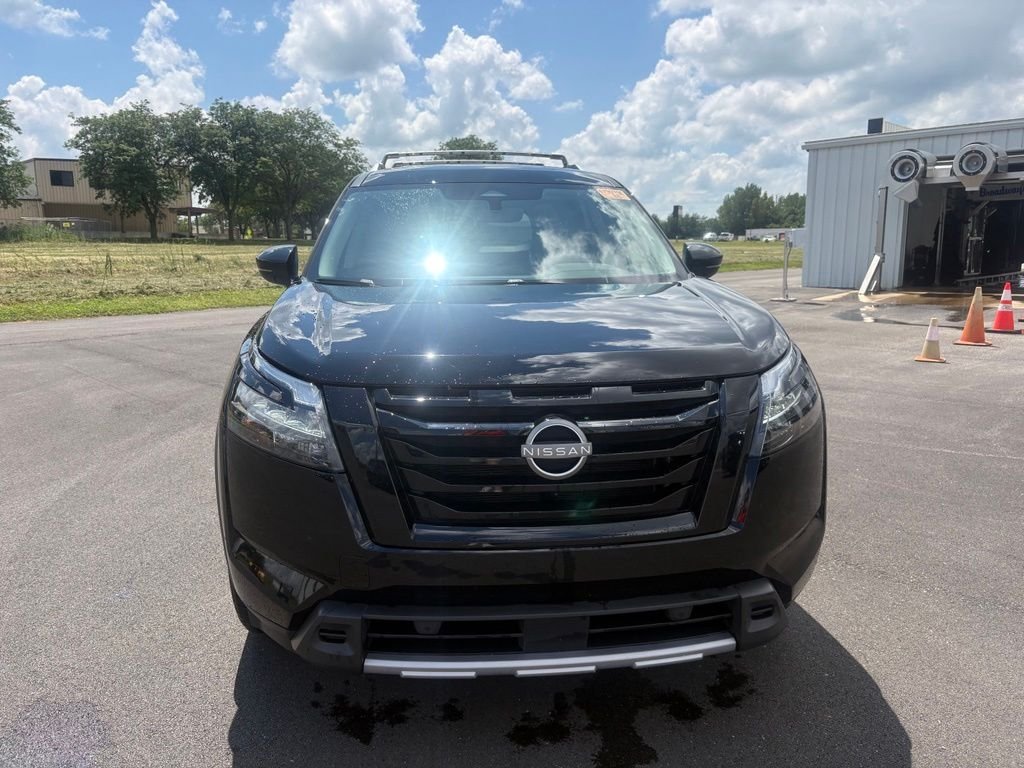 Used 2025 Super Black Nissan SL image 5