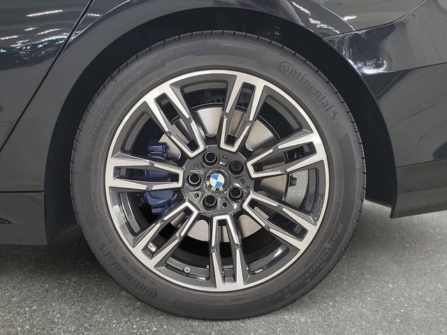 New 2027 Black Sapphire Metallic BMW 530i image 17