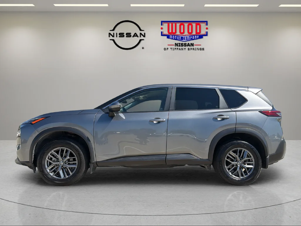 Used 2023 Gun Metallic Nissan SV image 5