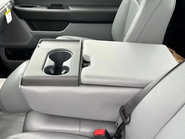 New 2026 Oxford White Ford F-550® XL image 15