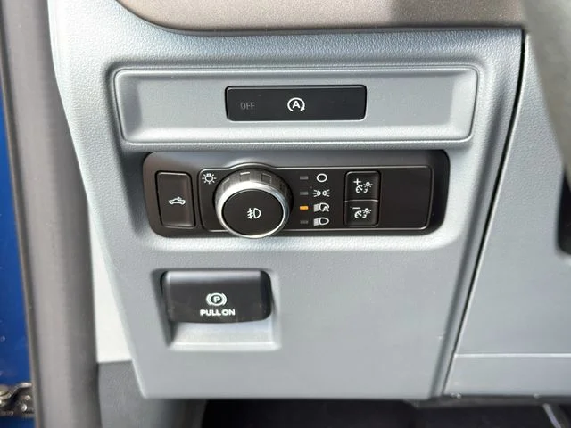 Used 2025 Blue Ford XLT image 23