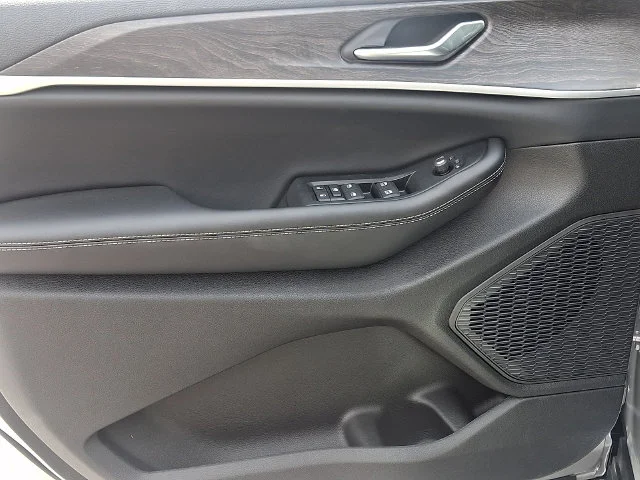 New 2026 Silver Jeep Altitude image 12