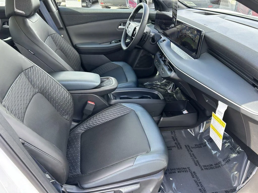 New 2026 Everest White Pearl Tricoat/Black Nissan PLATINUM+ image 9