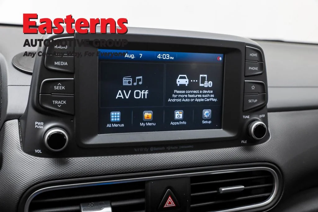 Used 2020 Black Hyundai Limited image 19