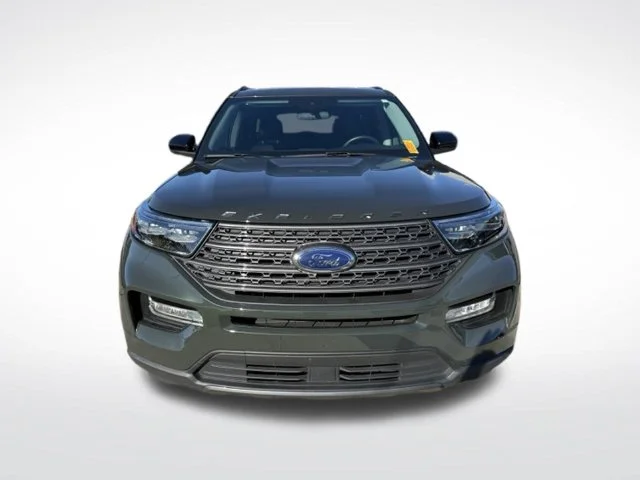 Used 2024 Green Ford XLT image 2