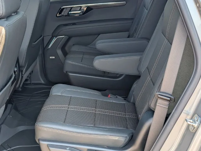 New 2027 Sterling Gray Metallic Chevrolet High Country image 17
