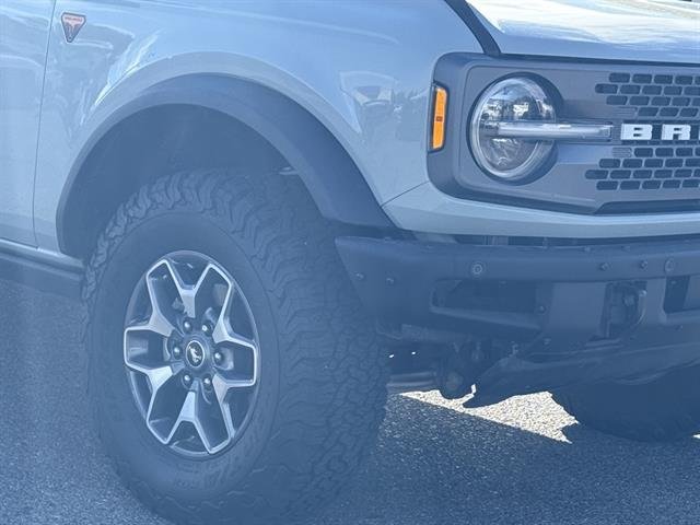 2024 Ford Bronco Badlands photo 2