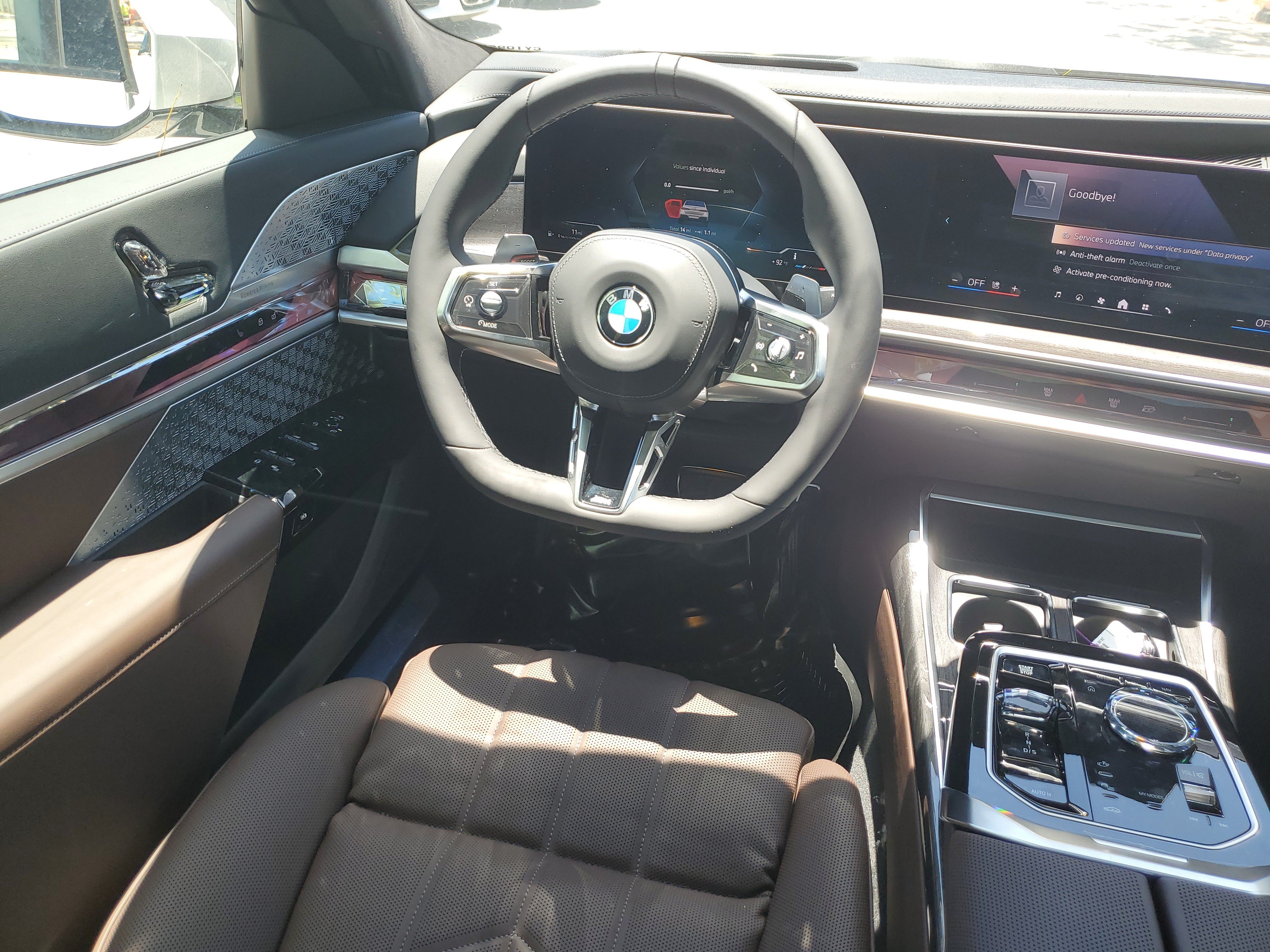 New 2026 Mineral White Metallic BMW 760i xDrive image 14