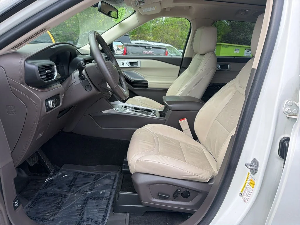 Used 2023 White Ford Platinum image 16