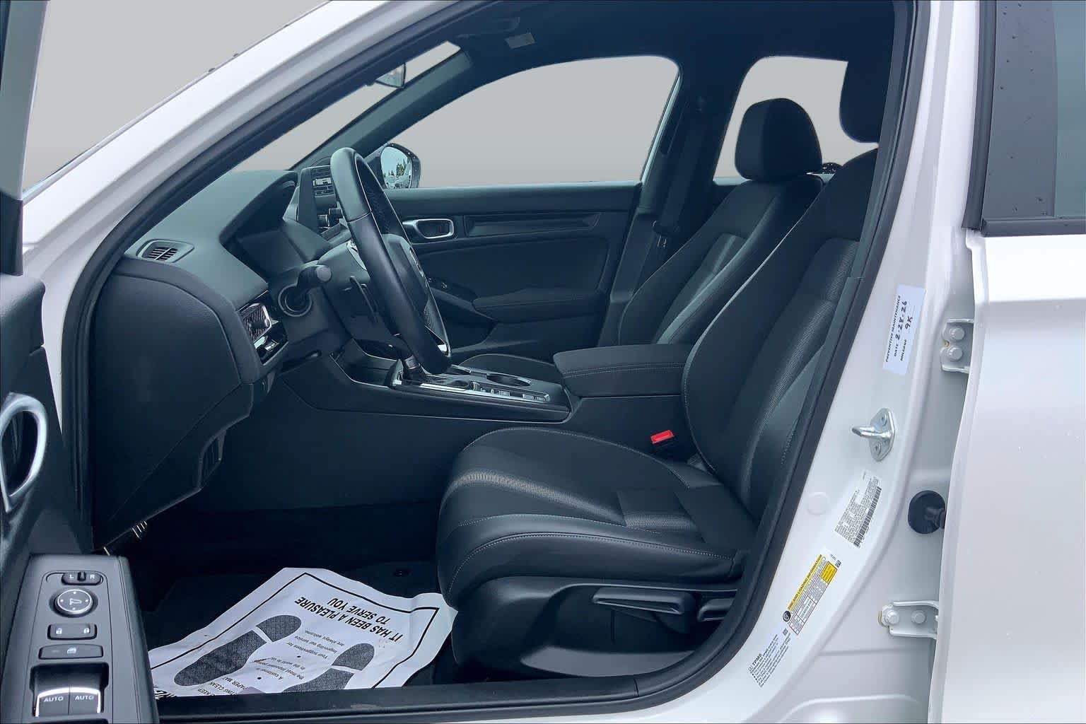 Certified Used 2025 Platinum White Pearl Honda Sport image 8