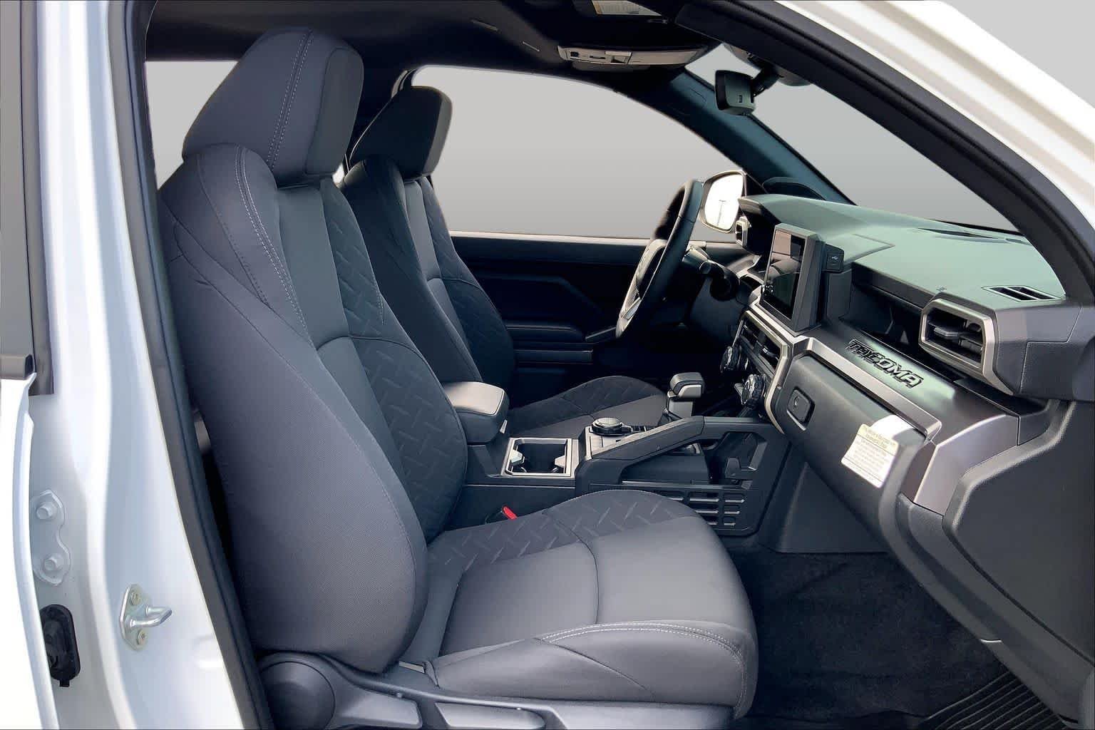 Used 2026 Ice Cap Toyota SR5 image 9