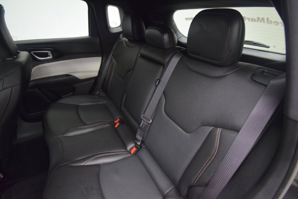 Used 2023 Granite Crystal Metallic Clearcoat Jeep Limited image 17