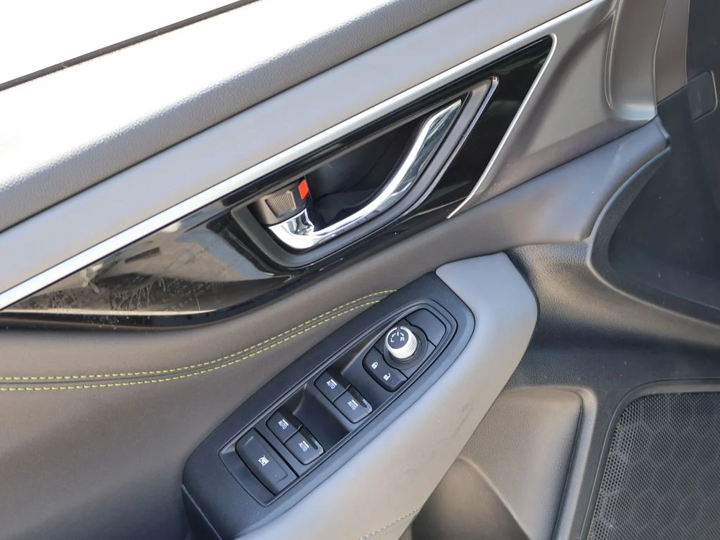 Used 2025 White Subaru Onyx Edition image 21