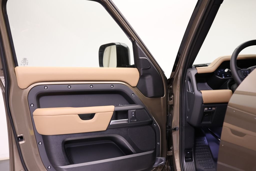 2026 Land Rover Defender X-Dynamic SE - Photo 26