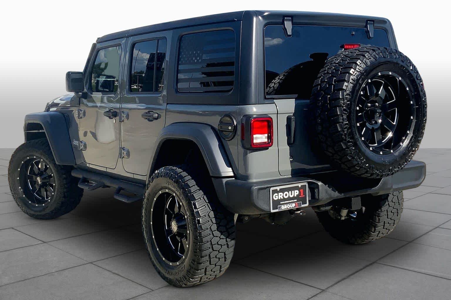 Used 2018 Sting-Gray Clearcoat Jeep Sport S image 10