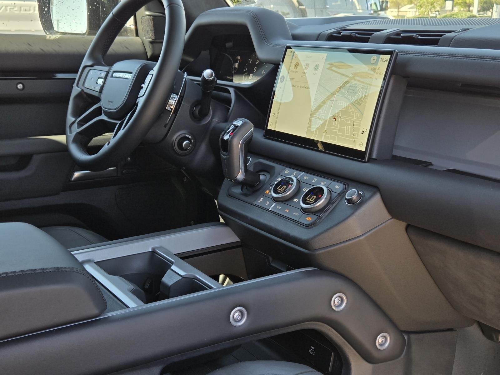 2025 Land Rover Defender V8 - Photo 41