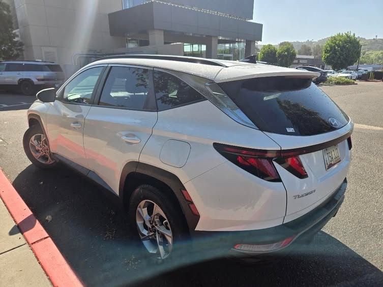 Used 2024 White Hyundai SEL image 4