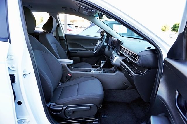 Used 2026 White Hyundai SEL Sport image 10