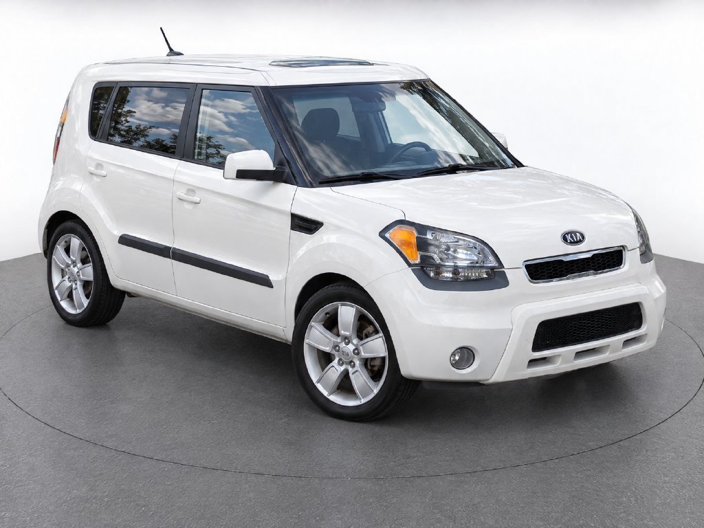 Used 2011 Beige Kia Exclaim image 2