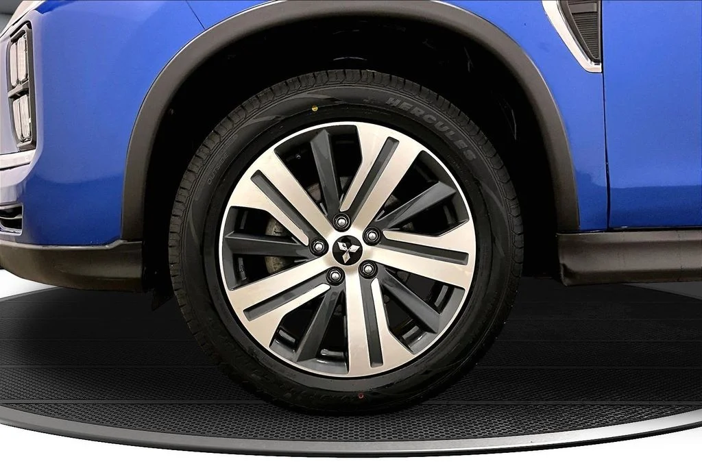 Used 2024 Blue Mitsubishi 2.0 SE image 33