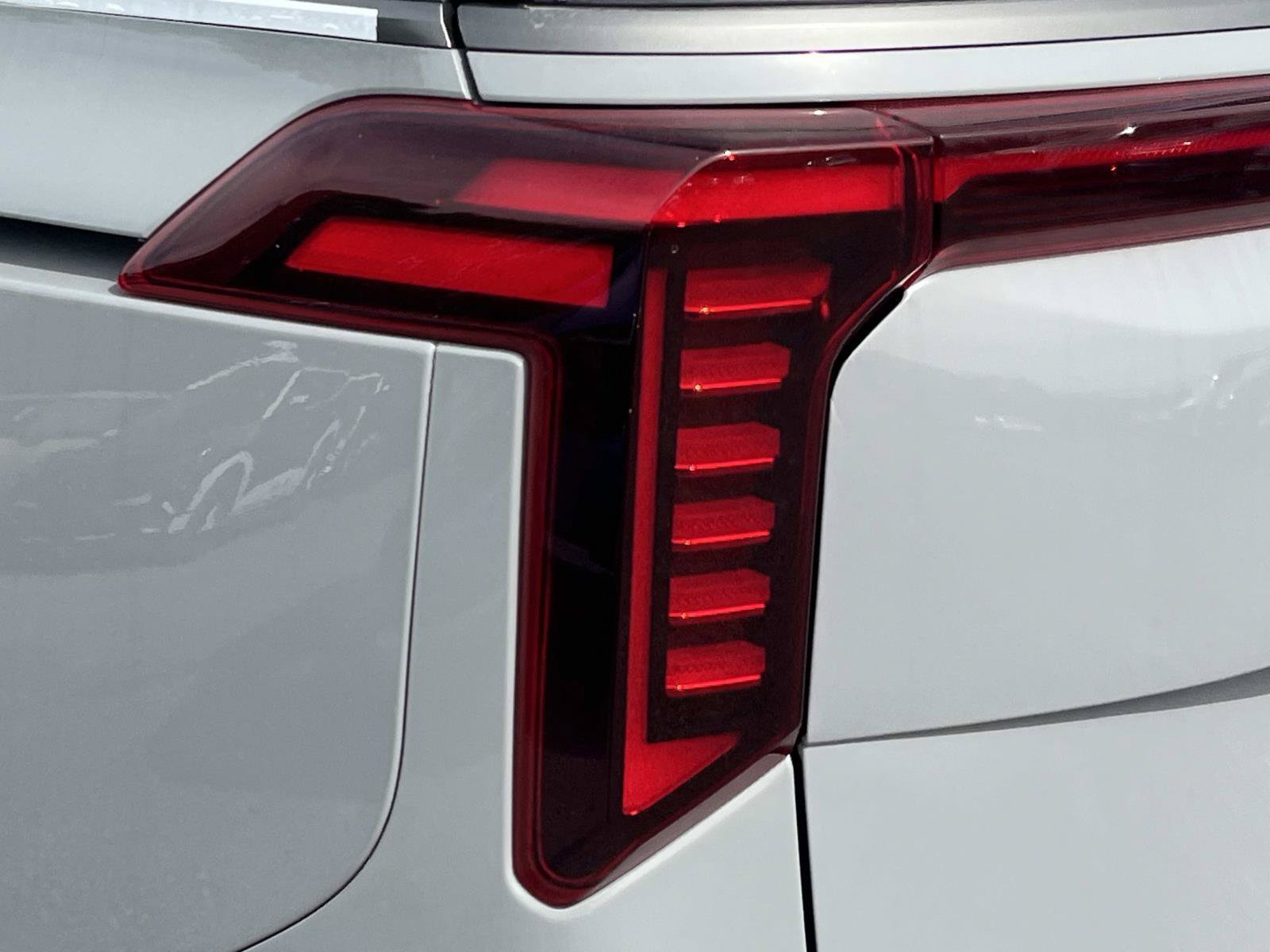 New 2027 Ceramic Silver Kia SX Prestige image 41