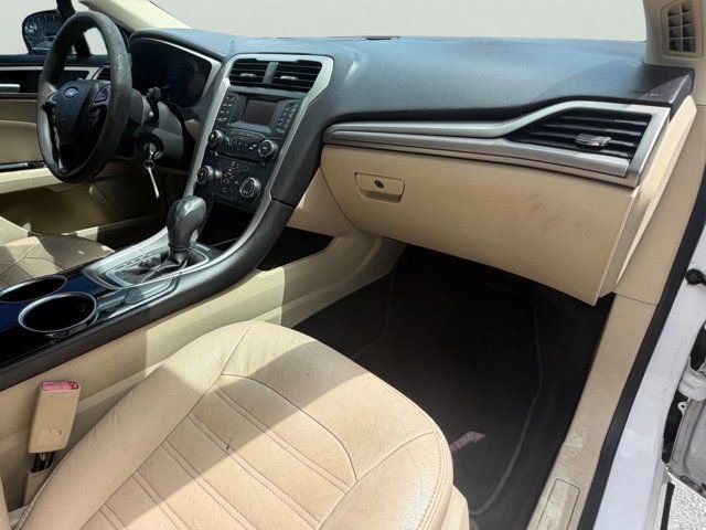 Used 2013 White Ford SE image 18