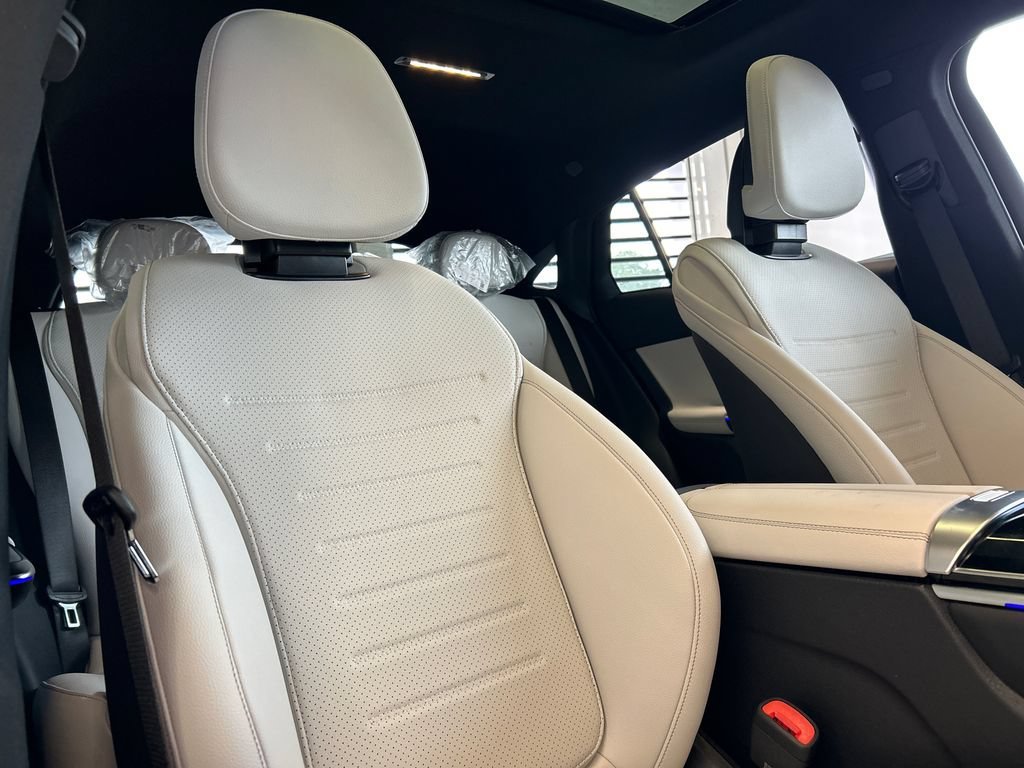 New 2027 Polar White Mercedes-Benz GLC 300 image 26