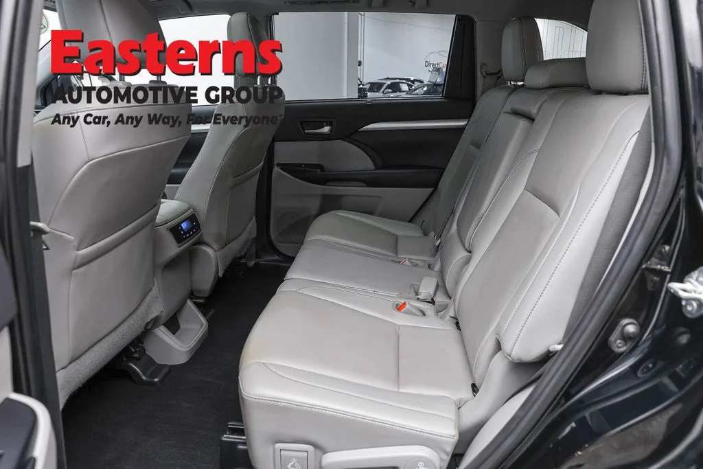 Used 2019 Black Toyota XLE image 22