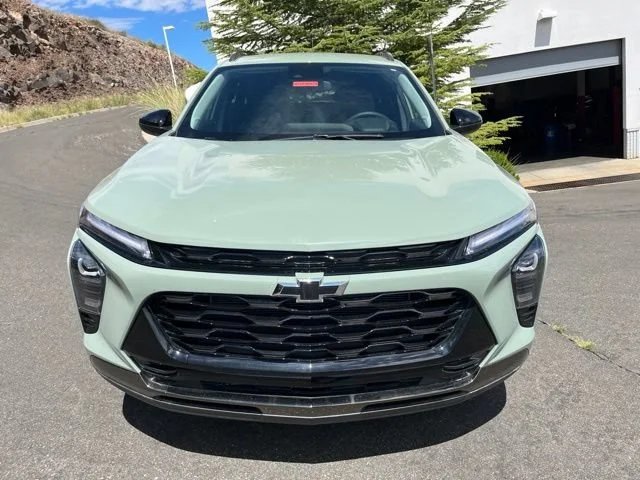 Used 2025 Cacti Green Chevrolet ACTIV image 3
