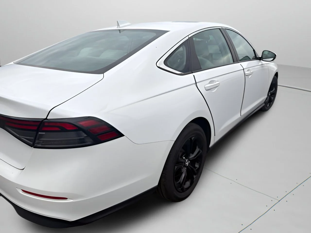 Used 2023 Platinum White Pearl Honda LX image 8