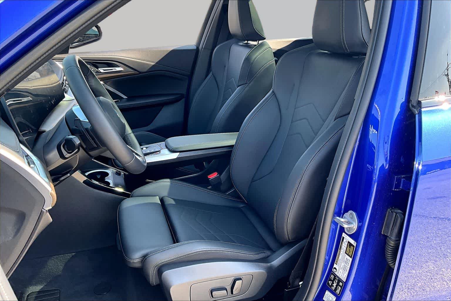 Used 2025 Portimao Blue Metallic BMW xDrive28i image 7