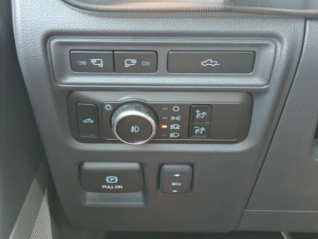 Used 2024 Avalanche Ford Lariat image 22